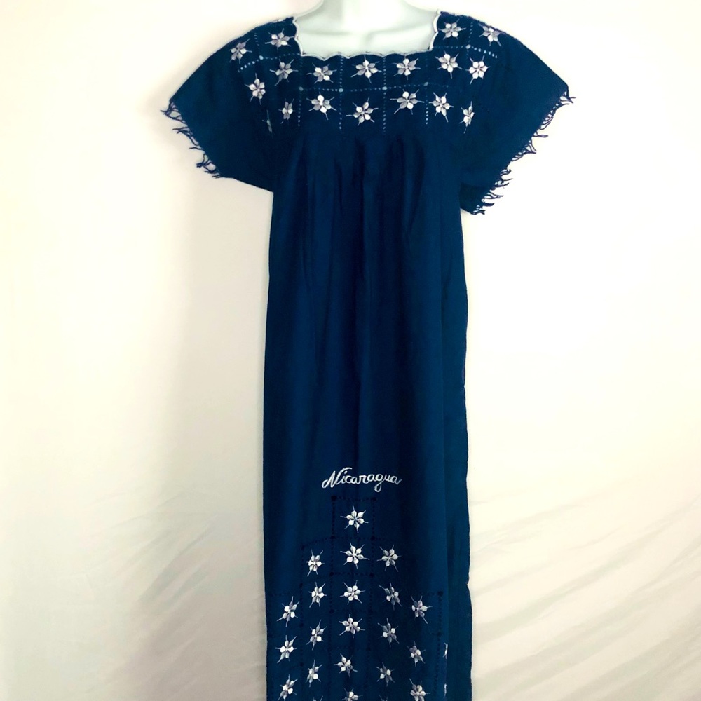Women’s Authentic-made Nicaraguan Nightgown